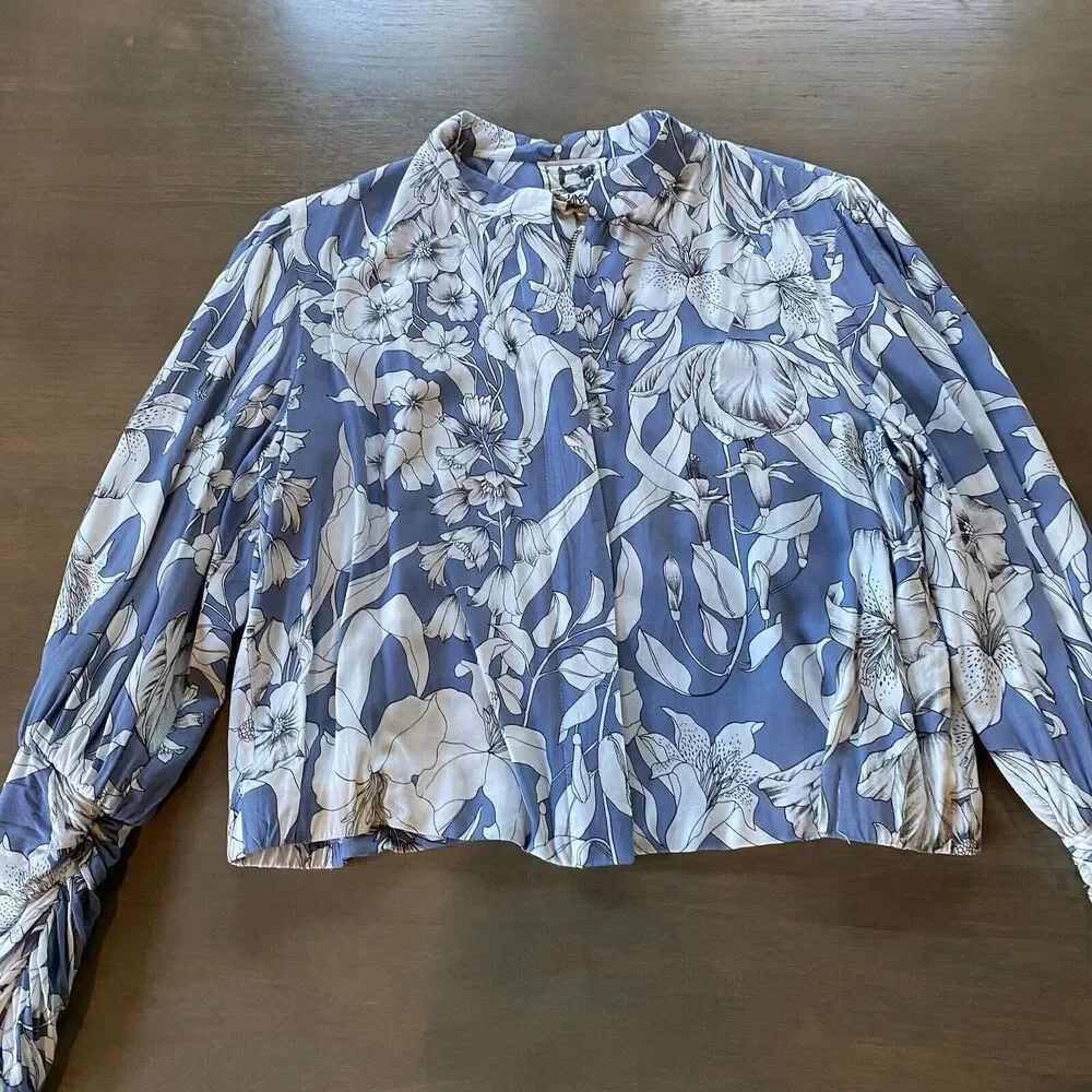 Jaase Jacket Blue White  Floral Full Zip Bomber Jacket Size Large Ruched Sleeve - Picture 3 of 12